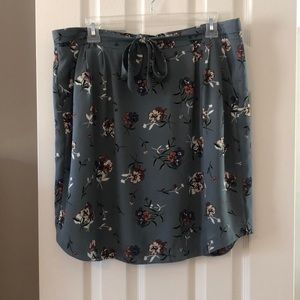 Loft outlet size Large floral blueish gray skirt